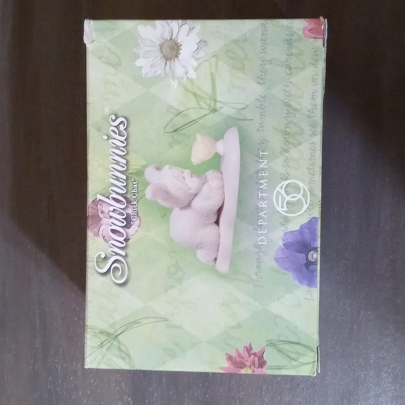 Department 56 Other - Snowbunnies Chick Chat Figurine